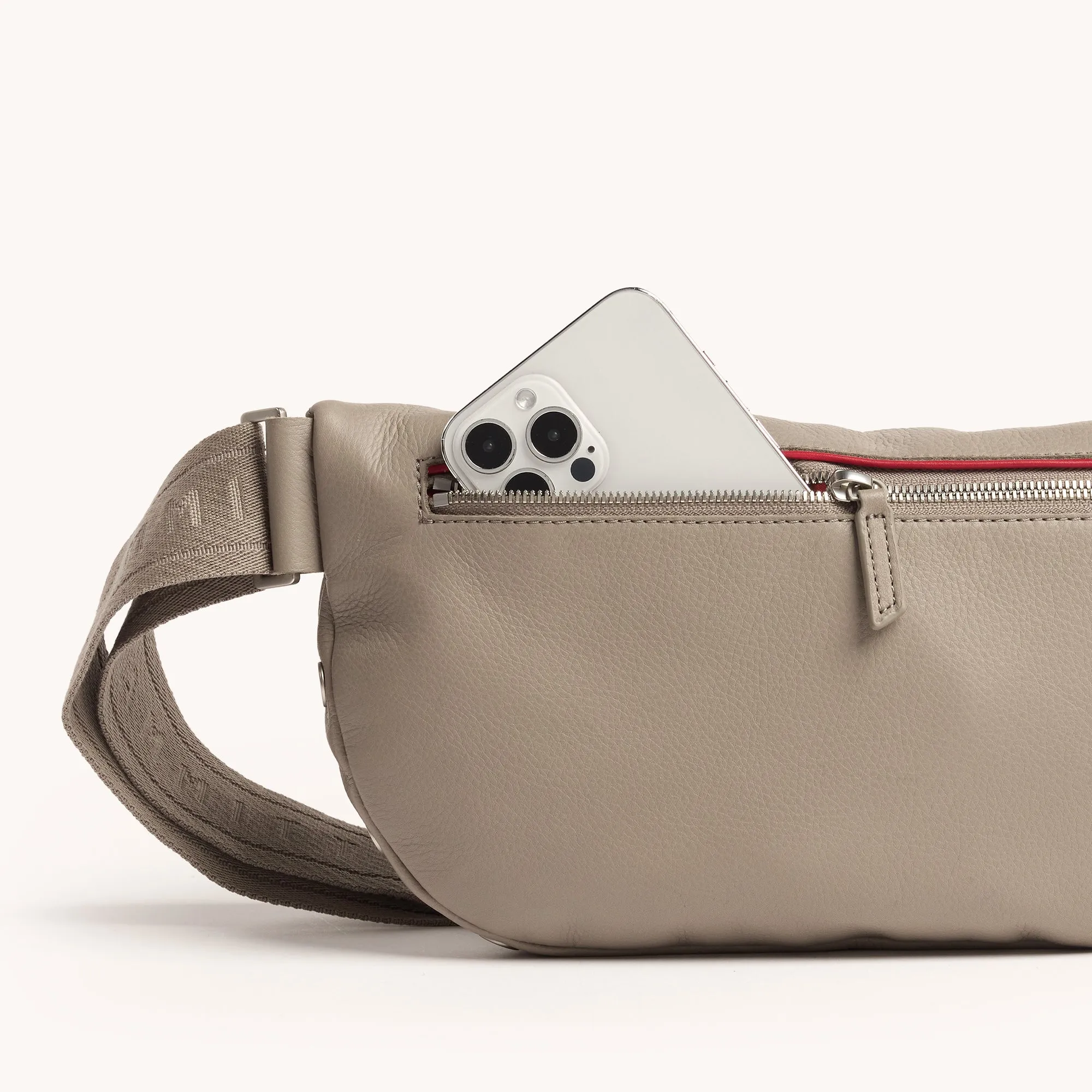Charles Crossbody | Pewter Pebble/Brushed Silver | Lrg
