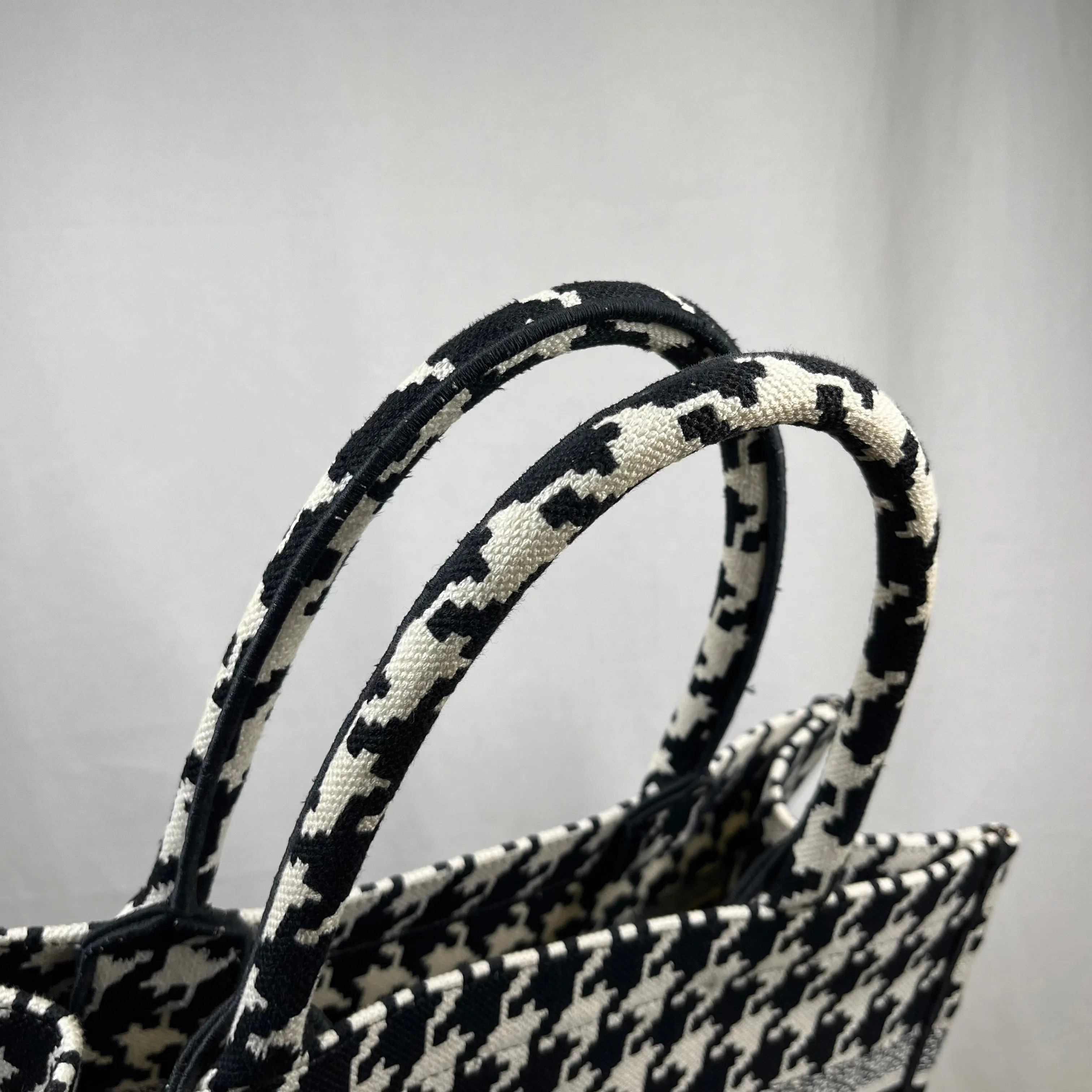 CHRISTIAN DIOR Macro Houndstooth Medium Book Tote