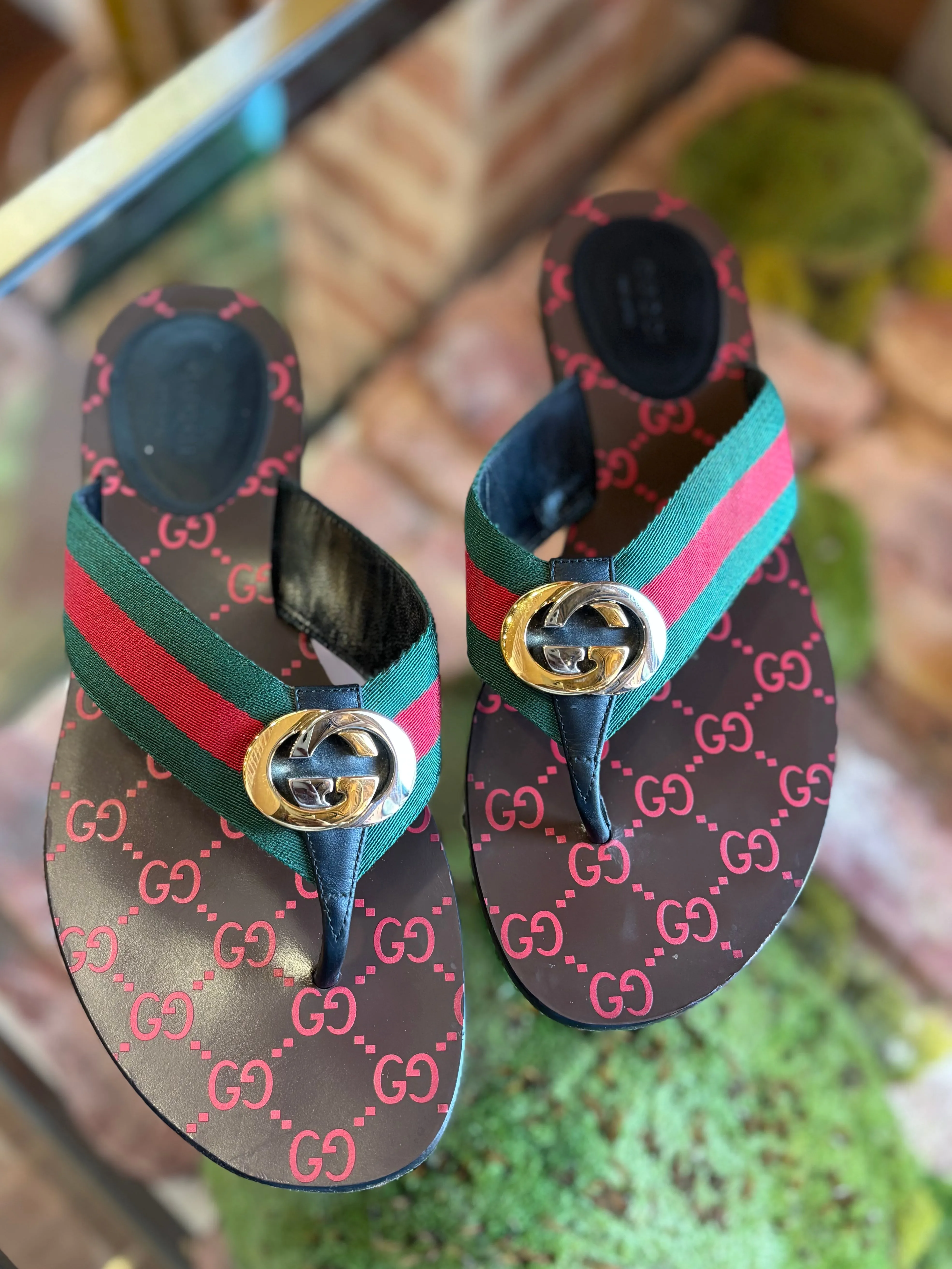 GUCCI GG Web Thong Sandals Sz 39.5 (US 9.5)