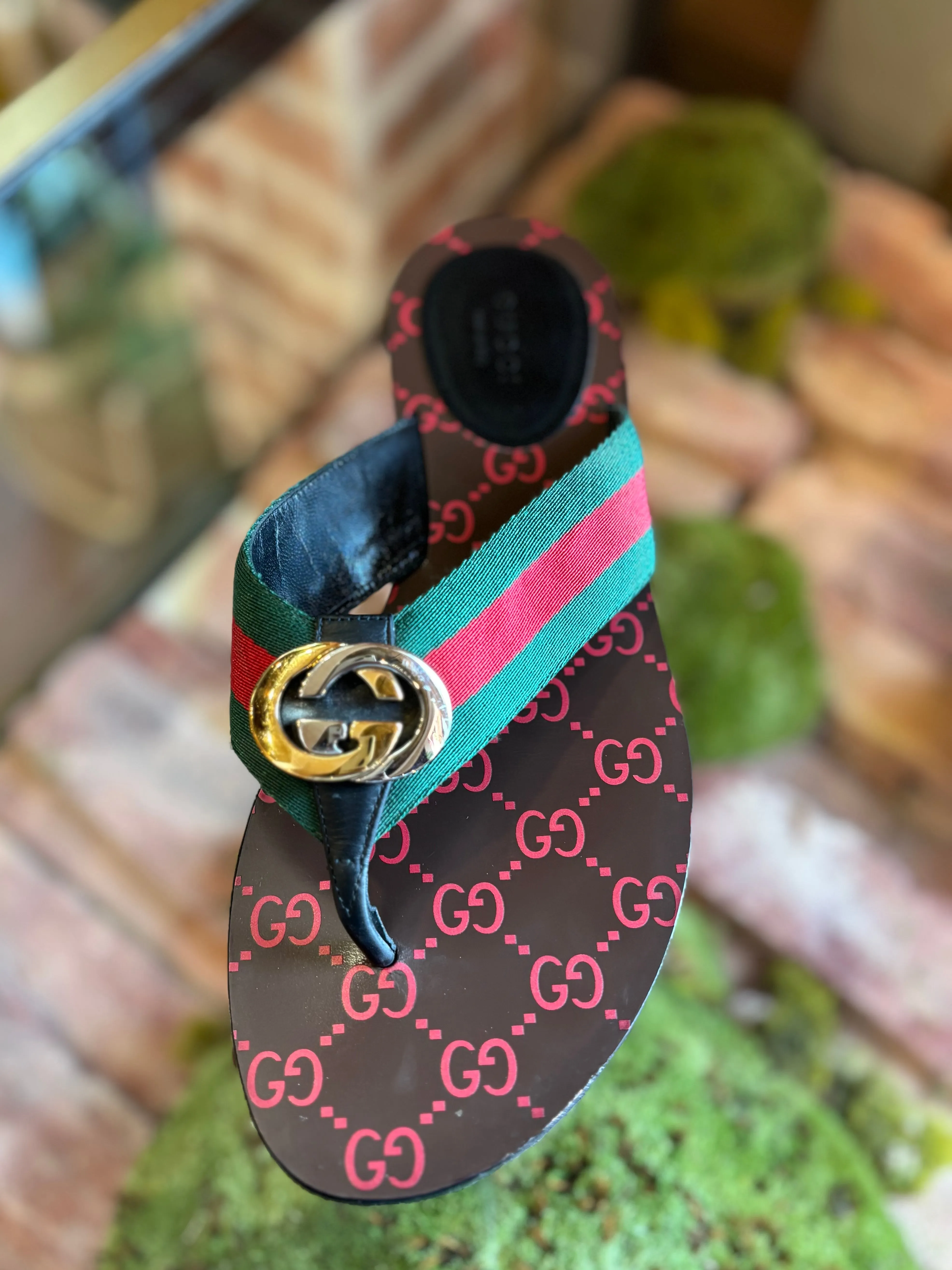 GUCCI GG Web Thong Sandals Sz 39.5 (US 9.5)